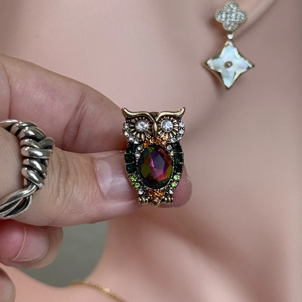 ⚜️ Vintage Style Elegant Gold Owl Brooch with Crystals 💎 - Picture 3 of 8